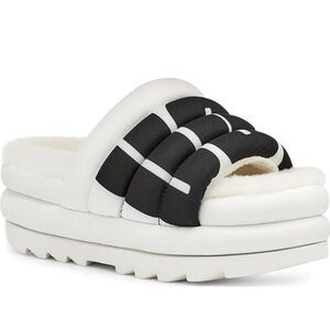 UGG® Maxi Slide Padded‎ Logo Platform Sandals plush fur
